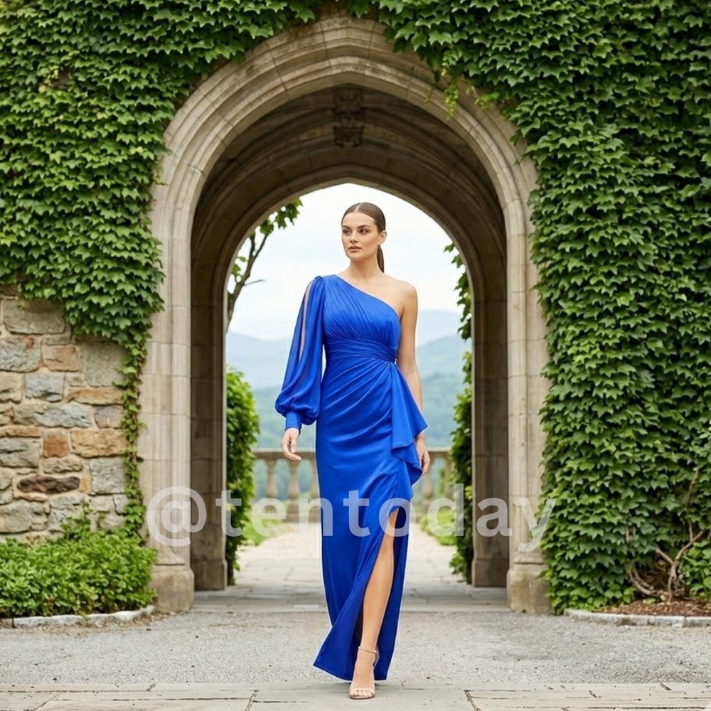 Mac Duggal‎ 2